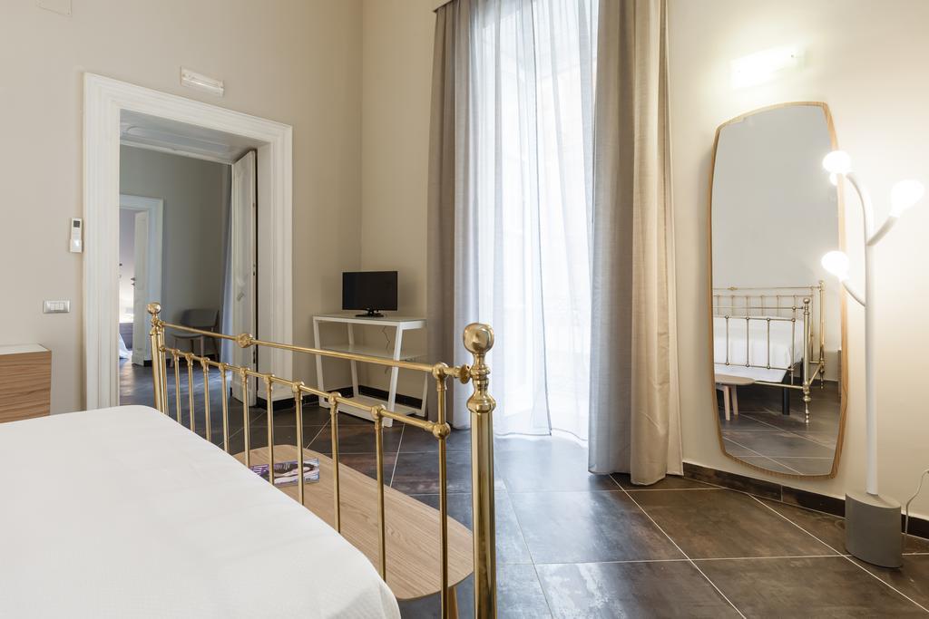Parthenope Apartment By Wonderful Italy Наполи Екстериор снимка